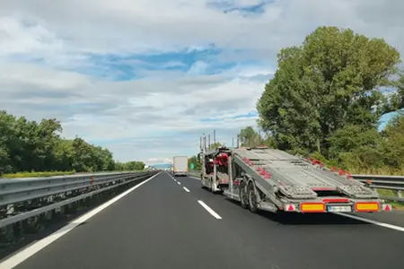 Informace pro řízení v Rakousku: dálniční známka a pravidla silničního provozu